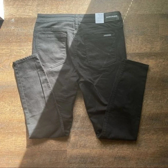 Calvin Klein Super Skinny Mid Rise Jeans ❤️ - Picture 3 of 4